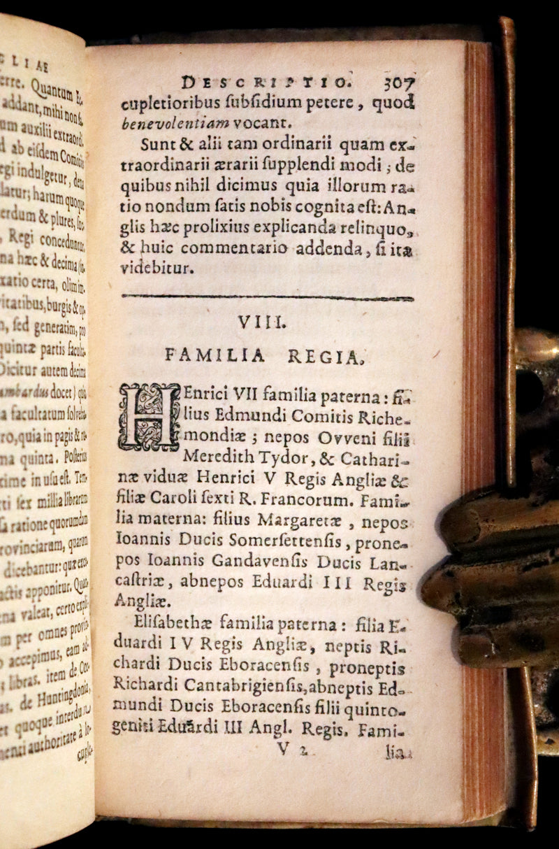 1630 Rare Latin Vellum Book - Sir Thomas Smith's De Republica Anglorum.