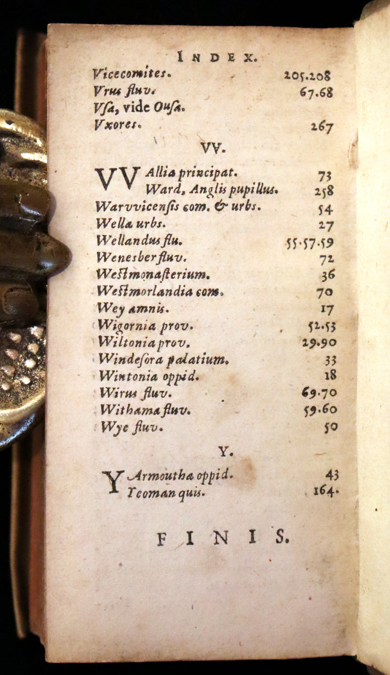 1630 Rare Latin Vellum Book - Sir Thomas Smith's De Republica Anglorum.