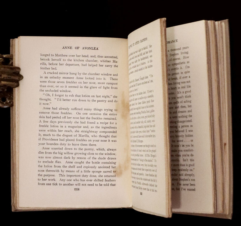 1909 Rare First Edition, Early Printing - Anne of Avonlea Lucy Maud Montgomery.