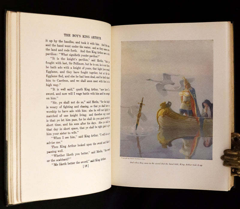 1926 Rare Book with Dust Jacket - The Boy's King Arthur and His Knights of the Round Table illustrated by N. C. Wyeth.