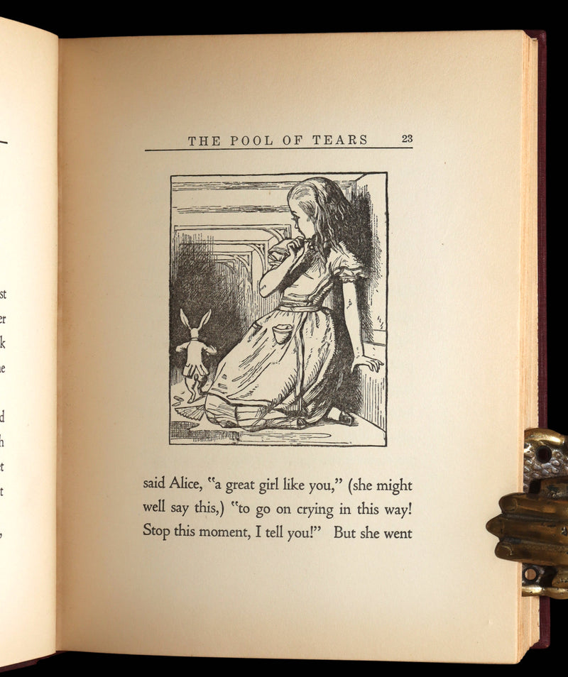 1925 Donohue Edition - Alice in Wonderland illustrated by Tenniel and Saunders
