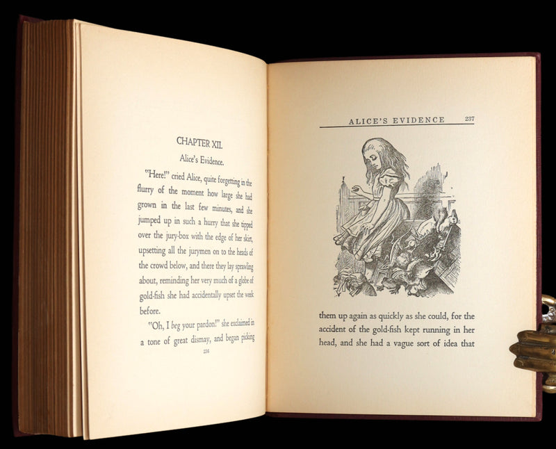 1925 Donohue Edition - Alice in Wonderland illustrated by Tenniel and Saunders