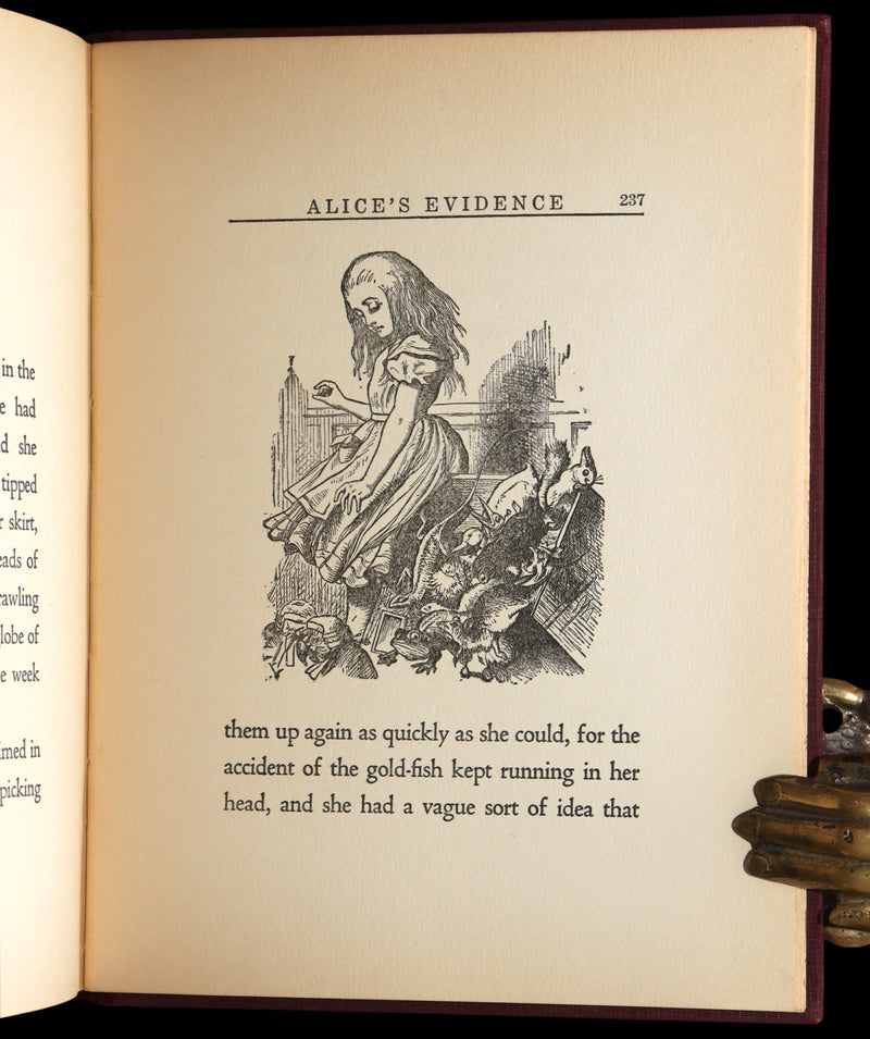 1925 Donohue Edition - Alice in Wonderland illustrated by Tenniel and Saunders