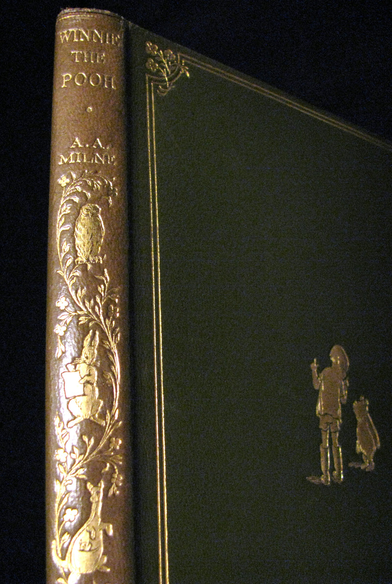 1926 First UK DELUXE Edition - A. A. Milne & Ernest H. Shepard - WINNIE-THE-POOH