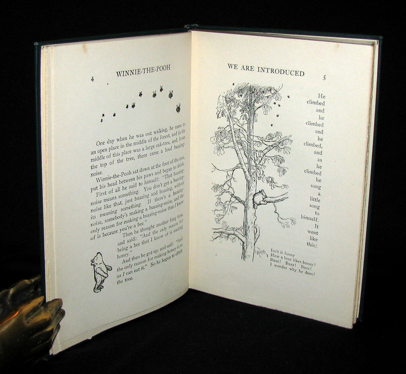 1926 First US Edition - A. A. Milne & Ernest H. Shepard - WINNIE-THE-POOH with dust jacket!