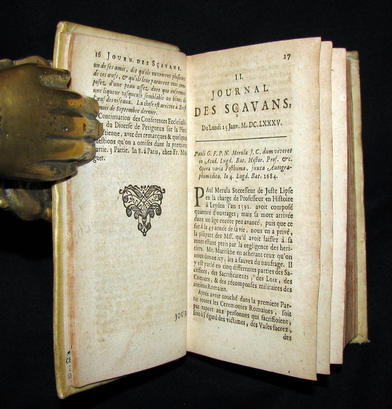 1686 Rare French Book - Scientists' Journal for year 1685 - lunar eclipse & various subjects