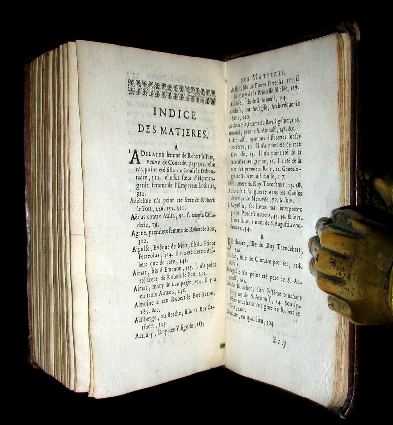 1683 Scarce French Book -La Critique De L'origine De L'auguste Maison De France. Roy Pepin & Hugues de Capet.