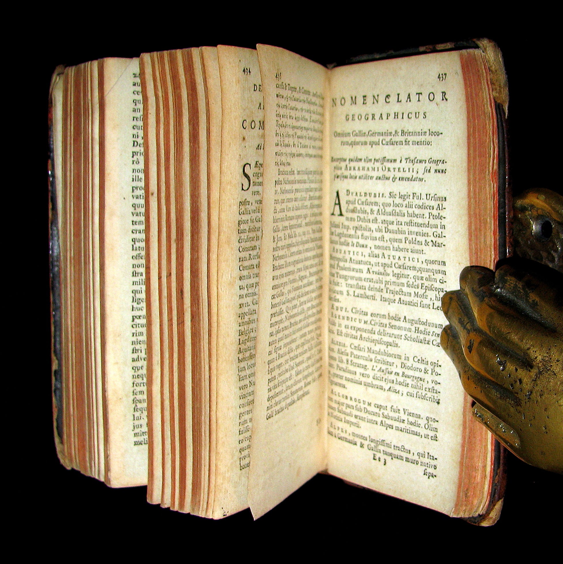 1664-rare-latin-book-works-of-julius-caesar-the-gallic-war-civil