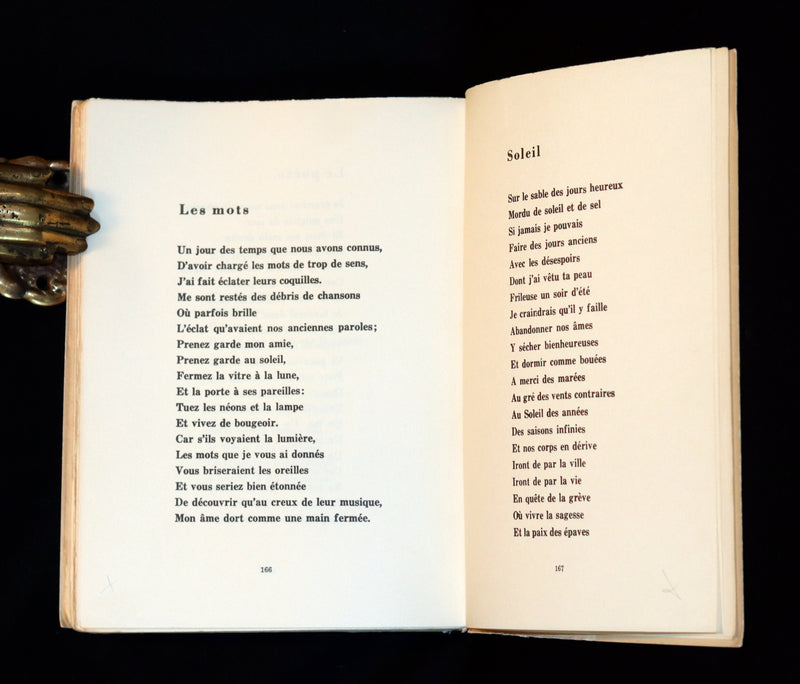 1961 Rare 2nd Edition French Book - Signed by Gilles Vigneault - ETRAVES.