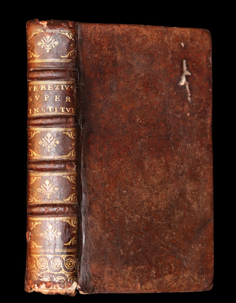 1692 Rare Law Book - INSTITUTIONES IMPERIALES EROTEMATIBUS DISTINCTÆ by Antonio Perez.