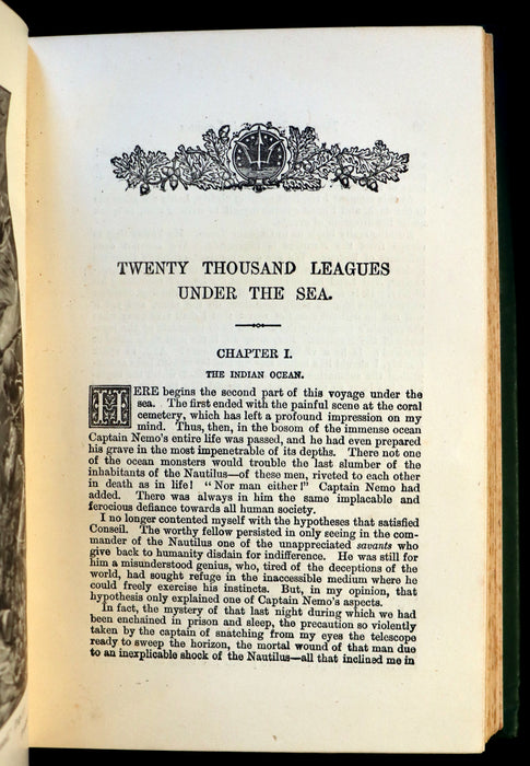 1905 Rare Book - Twenty Thousand Leagues Under the Sea by Jules Verne. Green variant.