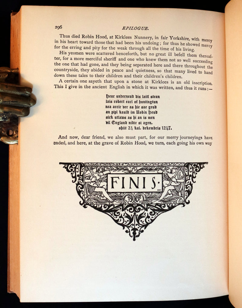 1925 Rare Book - The Merry Adventures of ROBIN HOOD illustrated by Howard Pyle.