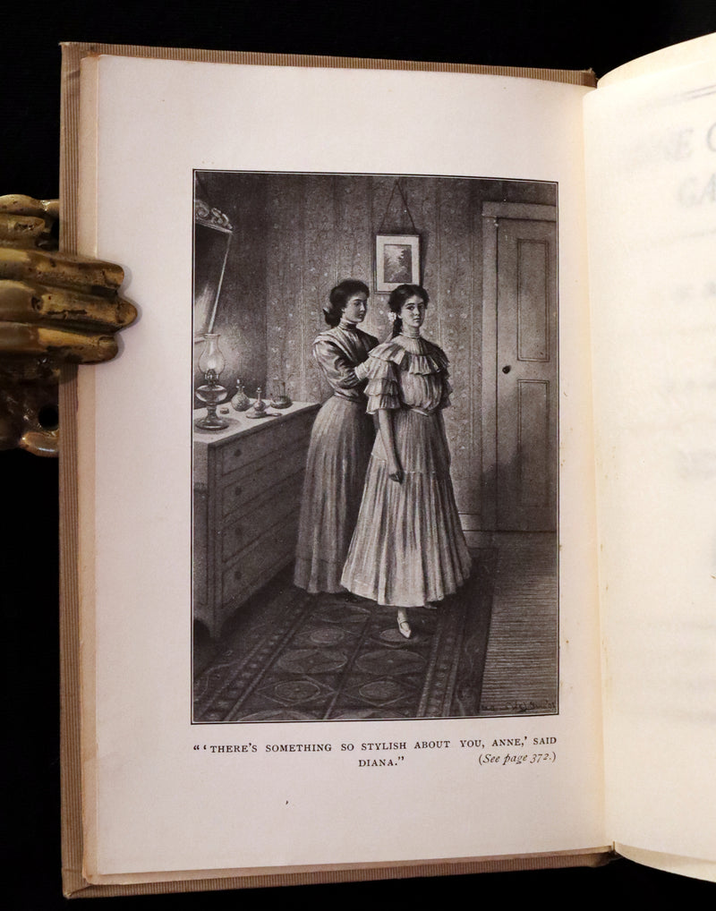1910 Rare Early Edition - ANNE OF GREEN GABLES by Lucy Maud Montgomery. Illustrated.