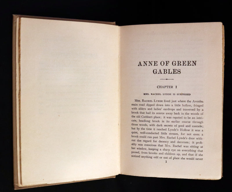 1910 Rare Early Edition - ANNE OF GREEN GABLES by Lucy Maud Montgomery. Illustrated.