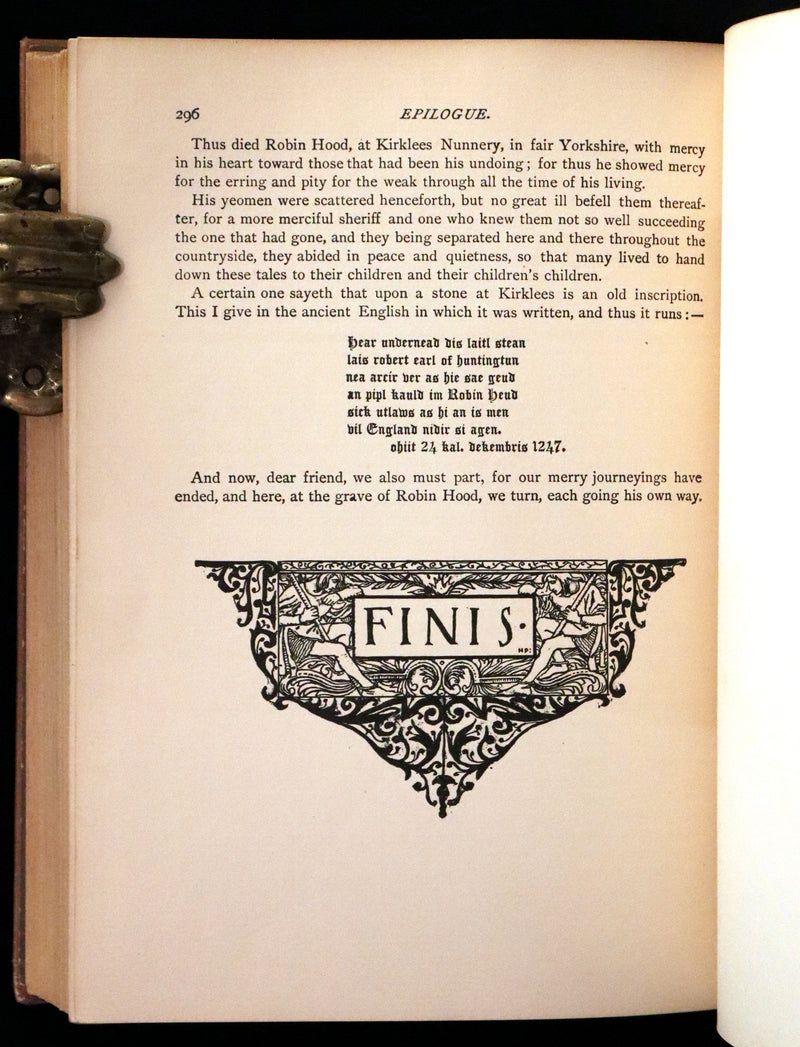 1909 Rare Book - The Merry Adventures of ROBIN HOOD illustrated by Howard Pyle.