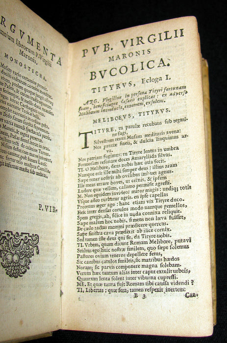 1624 Scarce Latin vellum Book - VIRGIL Works - Pub. Virgilii Maronis Opera (Aeneid, Georgics, etc)