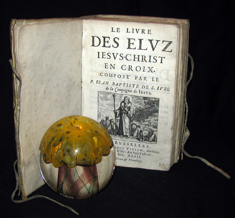 1643 Scarce French vellum Book - Le livre des Eluz. Jésus-Christ en Croix. First Edition.