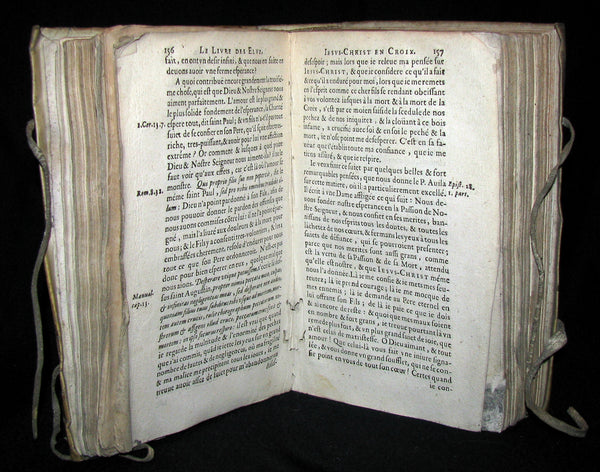 1643 Scarce French vellum Book - Le livre des Eluz. Jésus-Christ en Croix. First Edition.